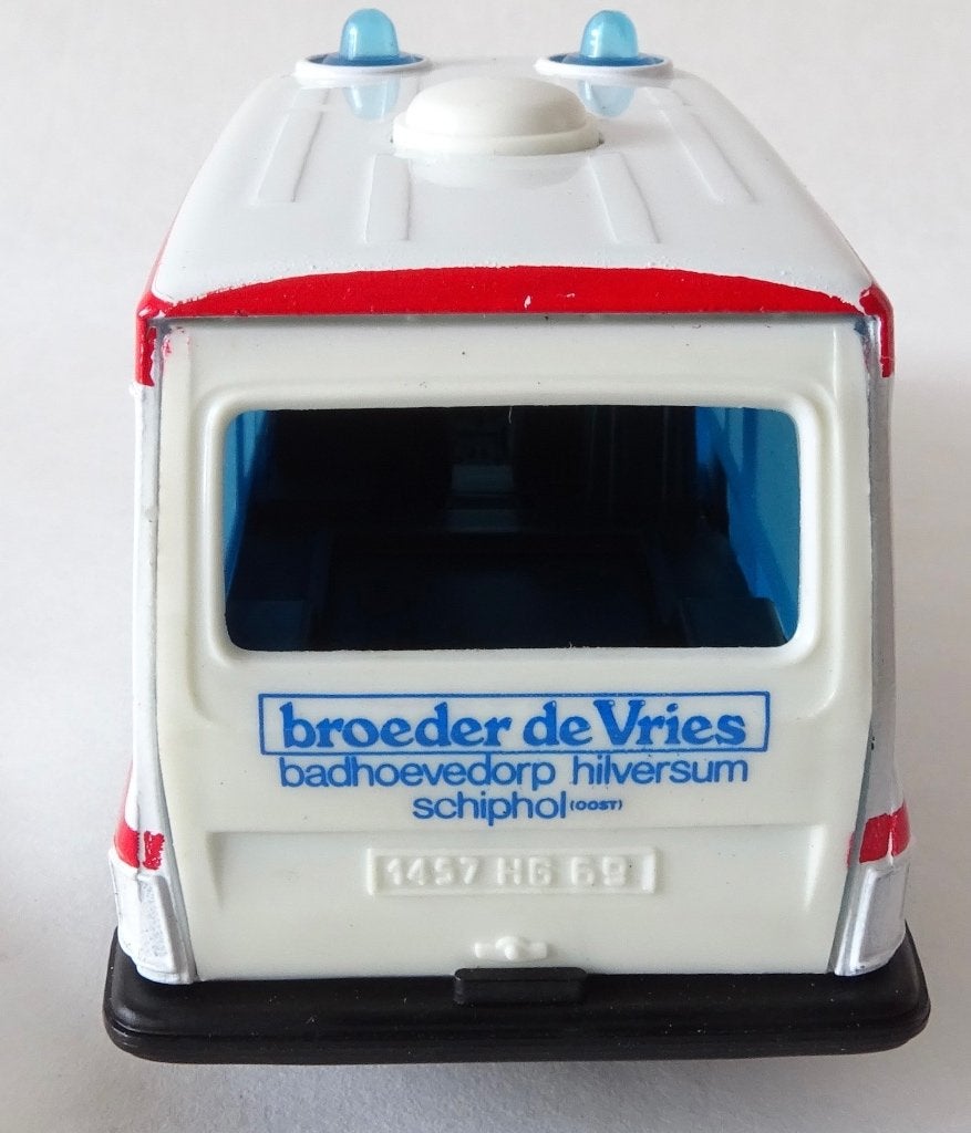 Norev Mercedes 123 Ambulance Broeder de Vries Badhoevedorp, Hobby en Vrije tijd, Ophalen of Verzenden, Zo goed als nieuw, Auto