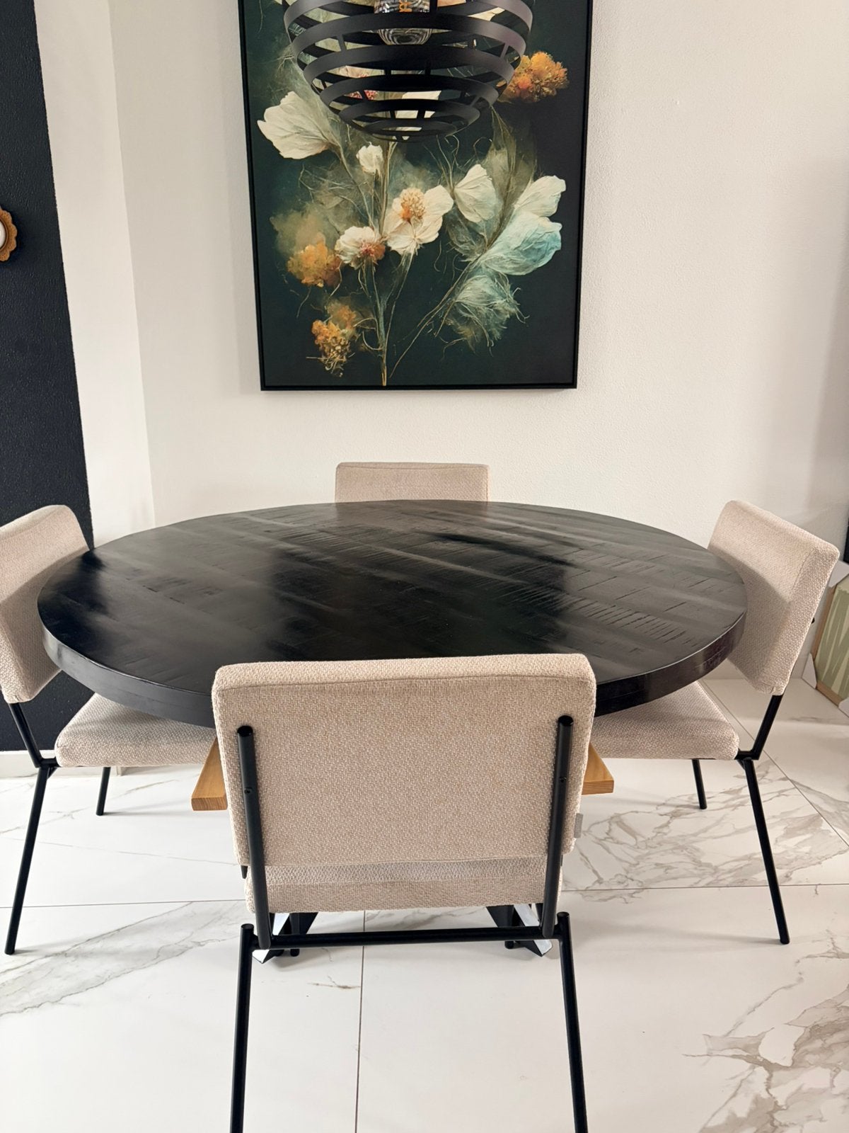 Mangohouten Ronde eettafel, zwart, Ophalen, Zo goed als nieuw, 4 tot 6 stoelen