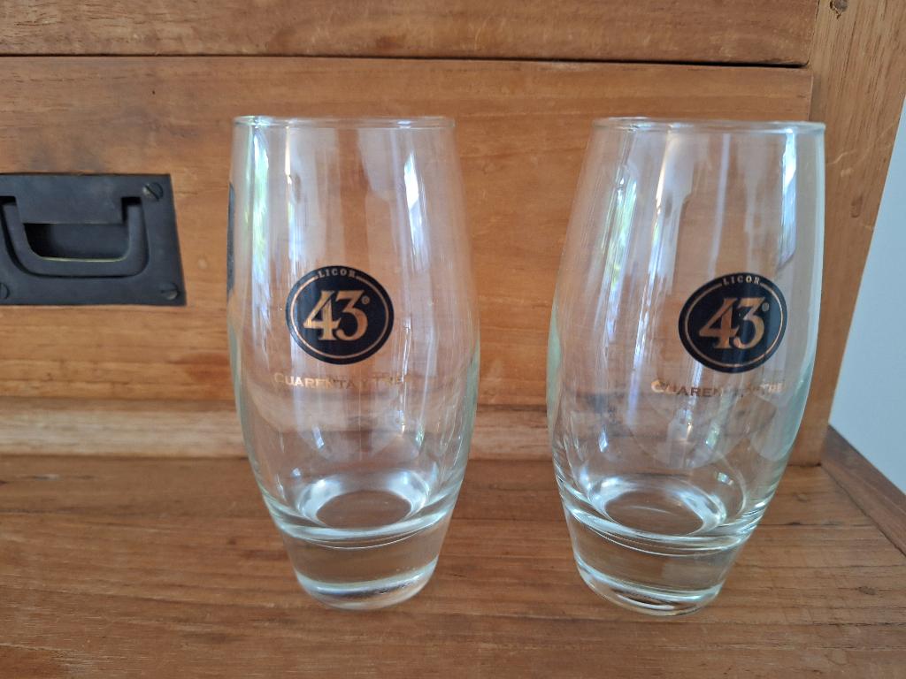 2 Licor 43 glazen, Verzamelen, Glas en Borrelglaasjes, Ophalen of Verzenden, Zo goed als nieuw, Bierglas