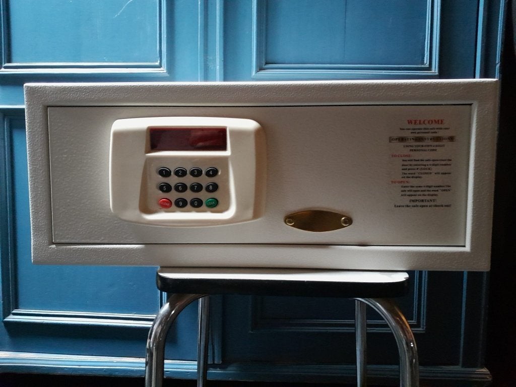 Saga Hotelsafe LTP  Laptopkluis, Ophalen of Verzenden, Zo goed als nieuw, Brandkast