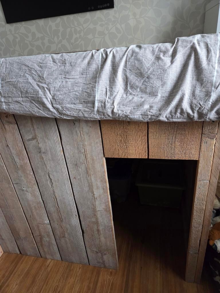 Stoer degelijk steigerhouten bed inclusief matras, Ophalen, Zo goed als nieuw, Hoogslaper