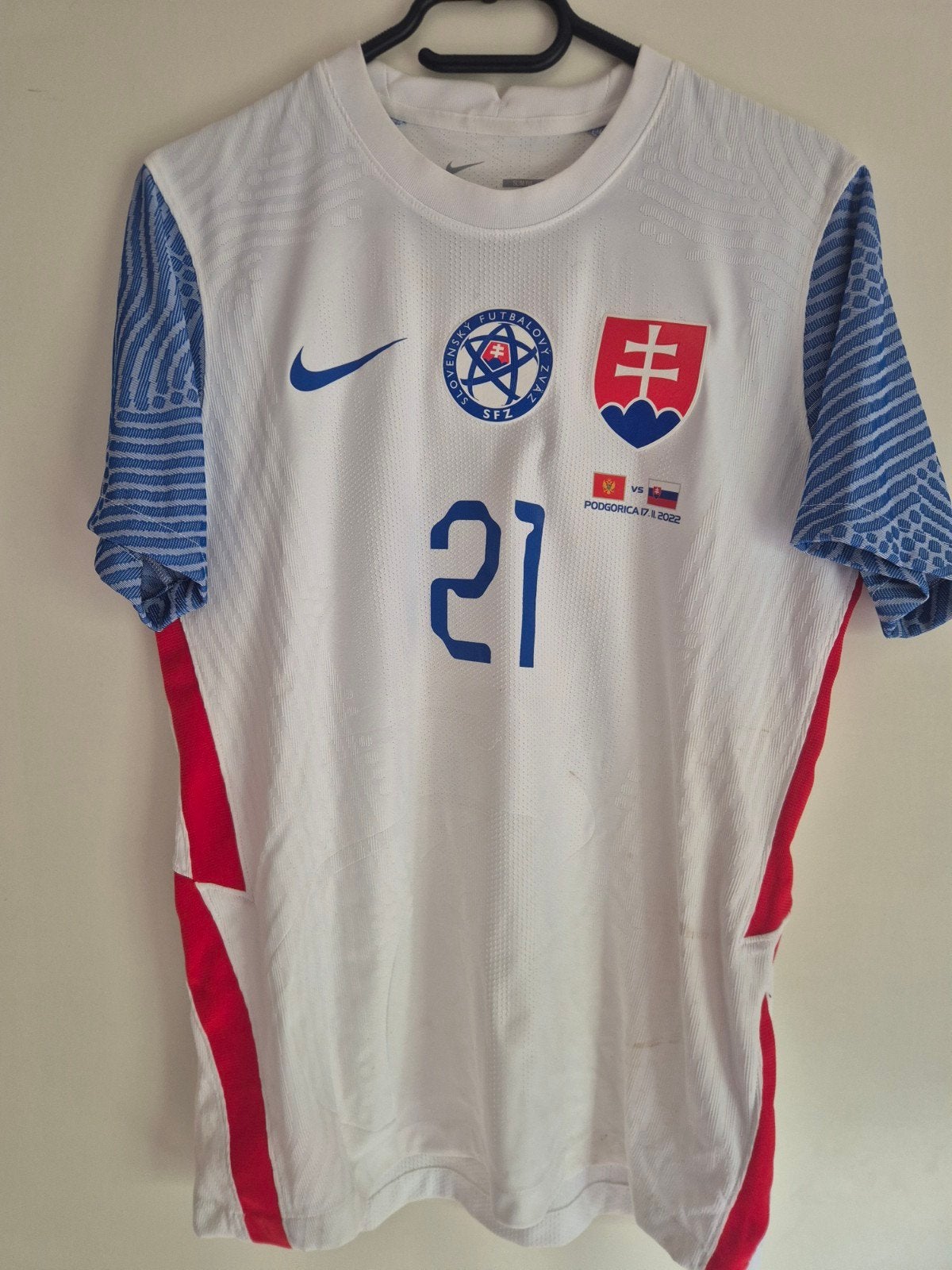 Matchworn shirt bero slowakije. ( vitesse arnhem)., Maat XL, Ophalen of Verzenden, Zo goed als nieuw, Shirt