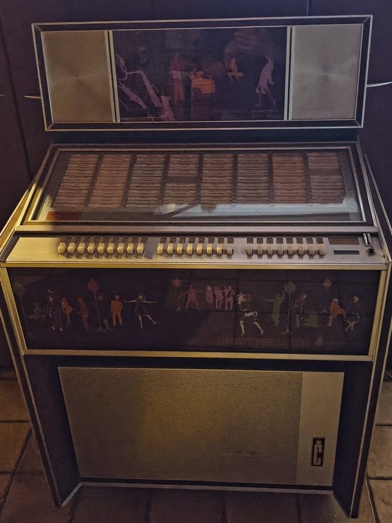 Jukebox NSM Festival 130 (1967), Gebruikt, 1960 tot 1970, Ophalen, Met singles
