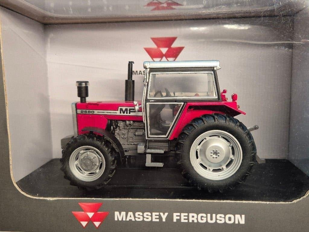 MASSEY FERGUSON 2680 4 WD, Ophalen of Verzenden, Zo goed als nieuw, Tractor of Landbouw, Universal Hobbies