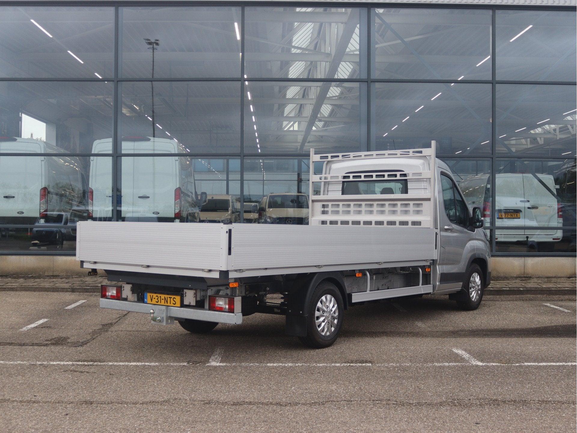 Maxus eDeliver 9 L4 Business DEAL 65 kWh | AIRCO/ADAPT. CRUI, Auto's, Stof, Gebruikt, Zwart, Met garantie (alle)