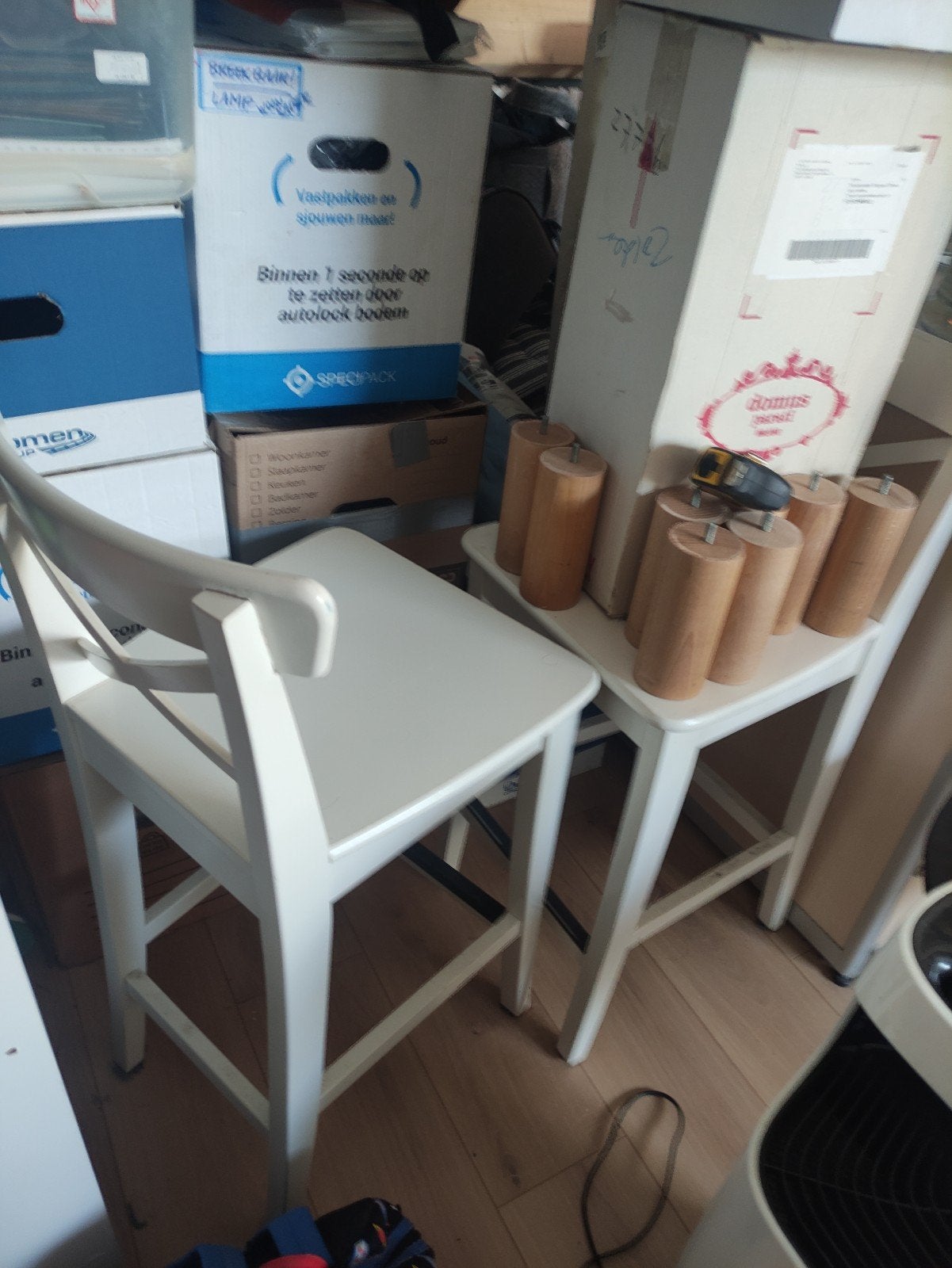Gratis: twee Ingolf barkrukken van Ikea 2 stuks., Huis en Inrichting, Barkrukken, 2 krukken, Ophalen of Verzenden, 60 tot 90 cm