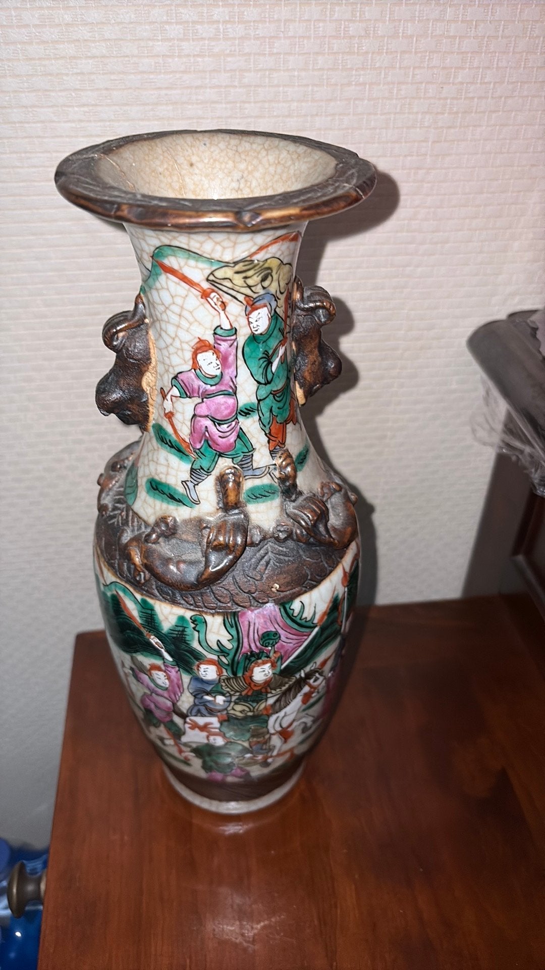 Antieke Chinese vaas met gedetailleerde decoratie, Ophalen