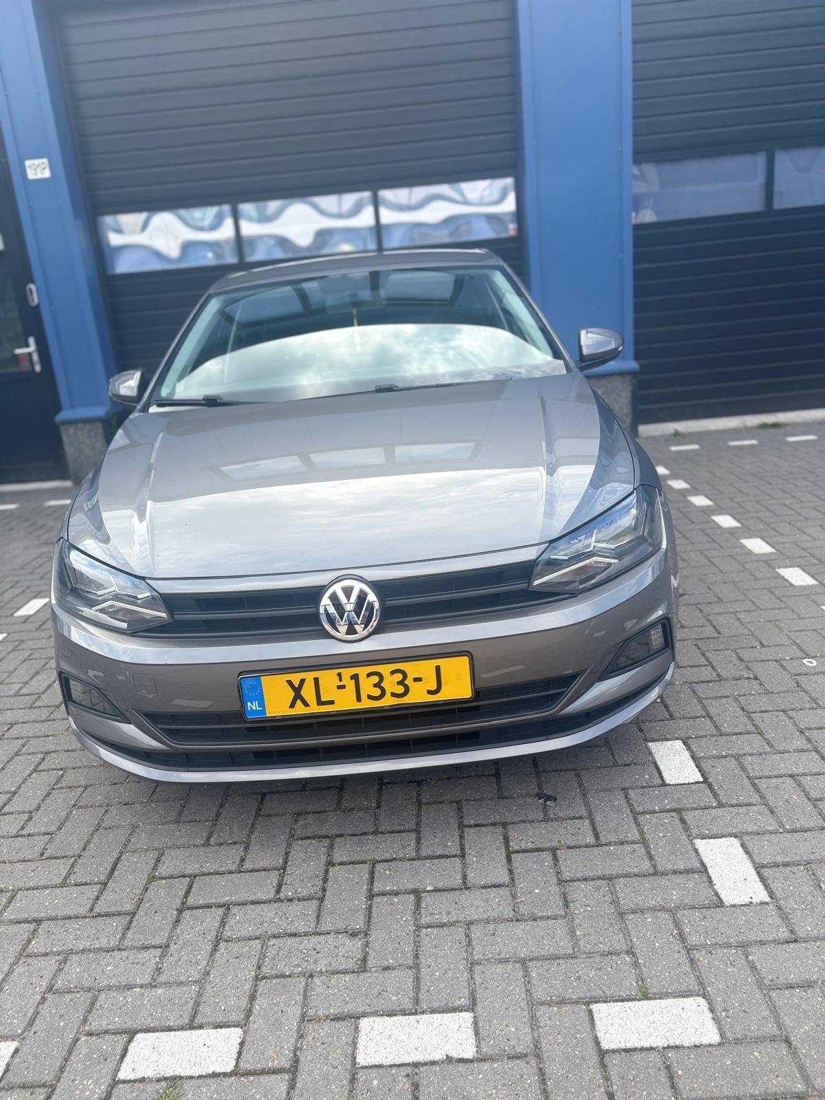 Volkswagen Polo 1.0 MPI 75pk 2018 Grijs, Auto's, 1005 kg, Stof, Zwart, Handgeschakeld