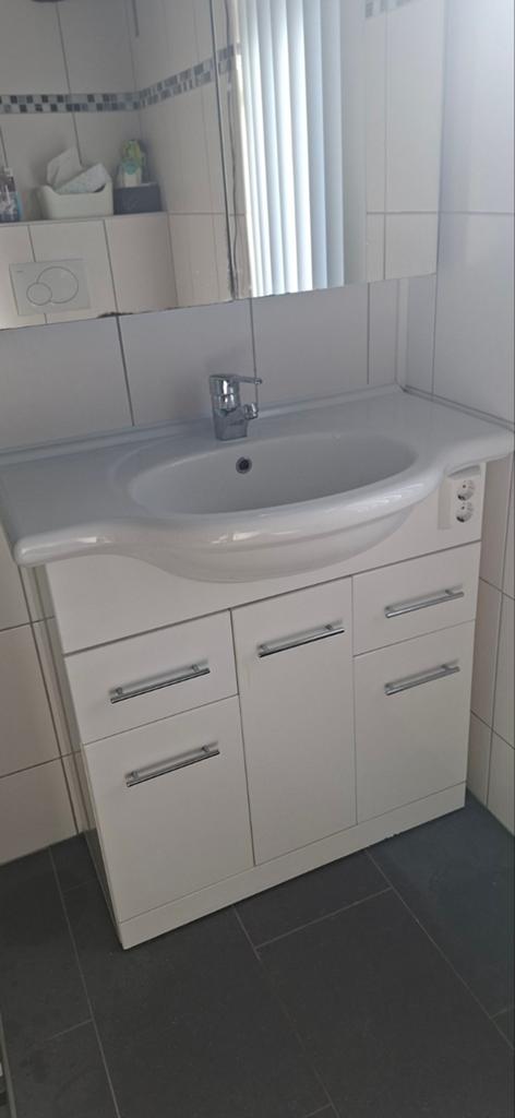 Badkamermeubel met wastafel en spiegelkast wit, Huis en Inrichting, Badkamer | Badkamermeubels, Ophalen, Gebruikt, 50 tot 100 cm