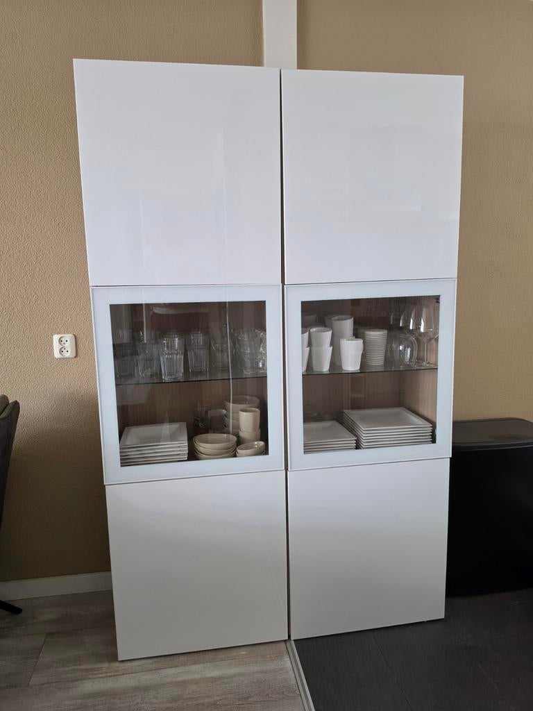 IKEA BESTA, Ophalen