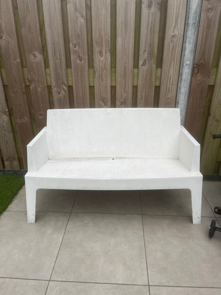 Witte kunststof tuinbank - Gebruikt, Tuin en Terras, Tuinbanken, Ophalen, Gebruikt, Kunststof