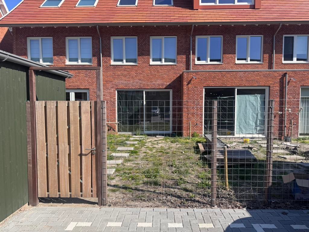 Hardhouten poort met hekpanelen | nieuw uit nieuwbouwproject, Ophalen, 150 tot 200 cm, Hout, 200 cm of meer