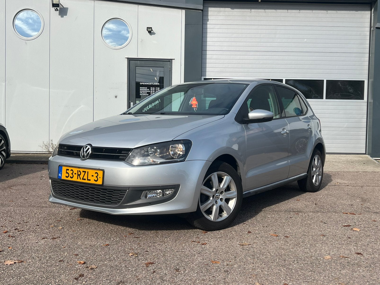 VOLKSWAGEN POLO | AIRCO | BLUETOOTH | APK | TREKHAAK | CC, Auto's, Voorwielaandrijving, 40 €/maand, Apple Carplay, 1200 kg