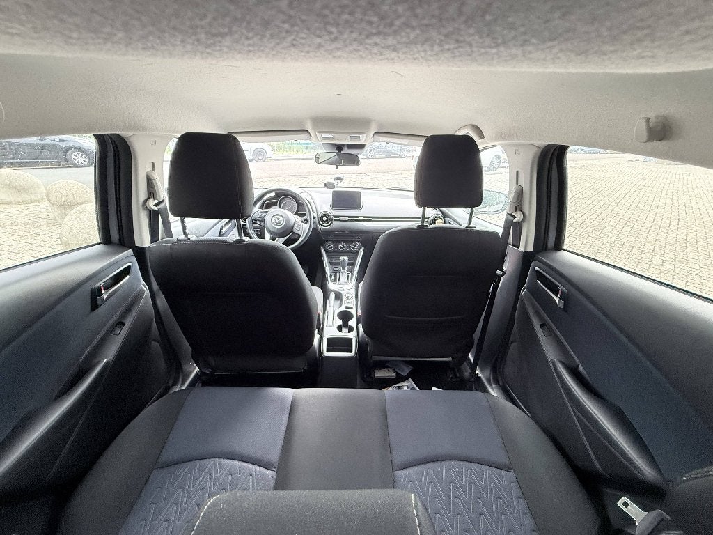 Foto 14 van Mazda 2 1.5 Skyactiv-g 90PK AUTOMAAT 2015 Grijs