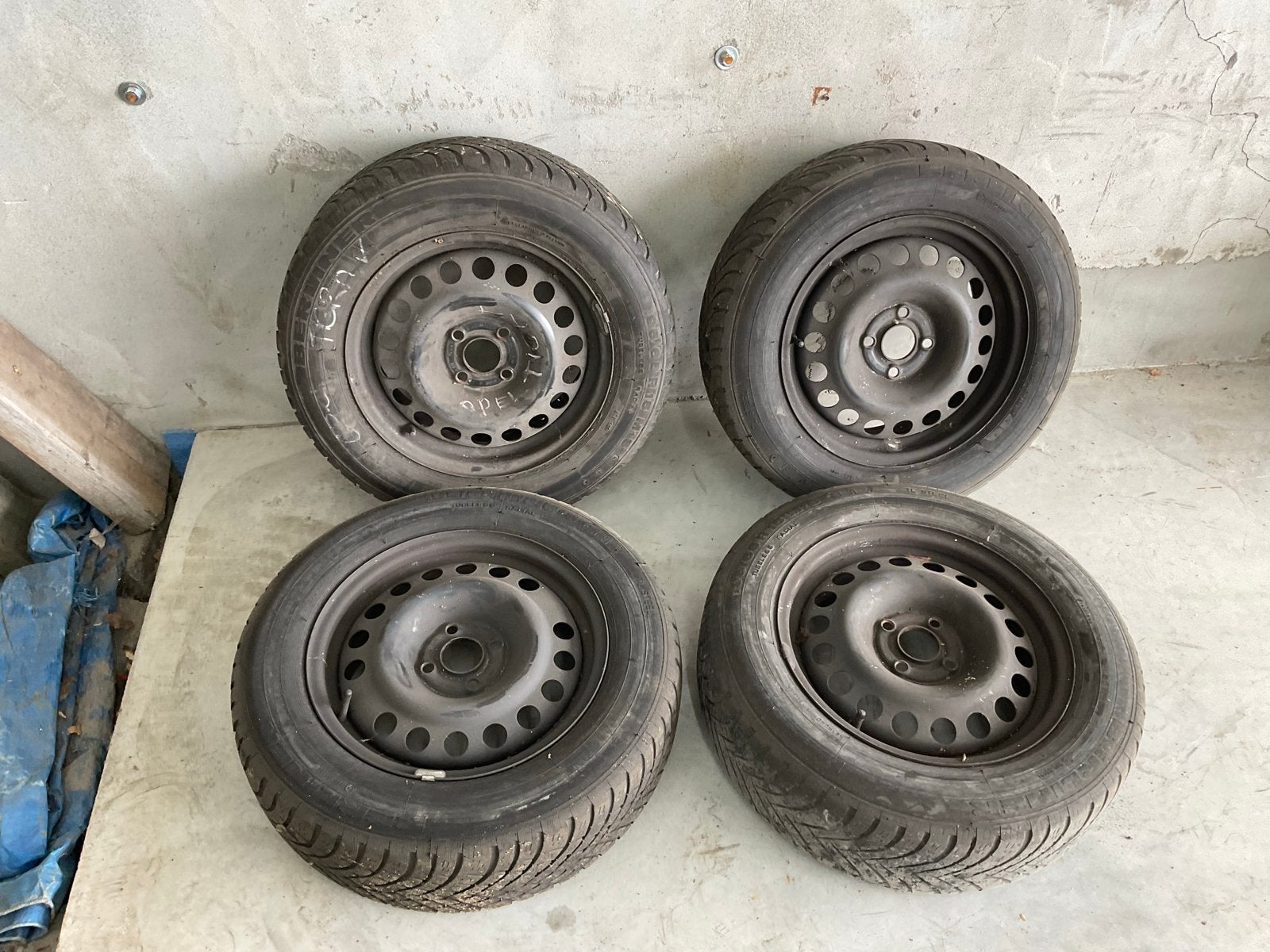 Opel Tigra stalen velgen met zomerbanden, Auto-onderdelen, Banden en Velgen, Gebruikt, 15 inch, Banden en Velgen, Ophalen of Verzenden