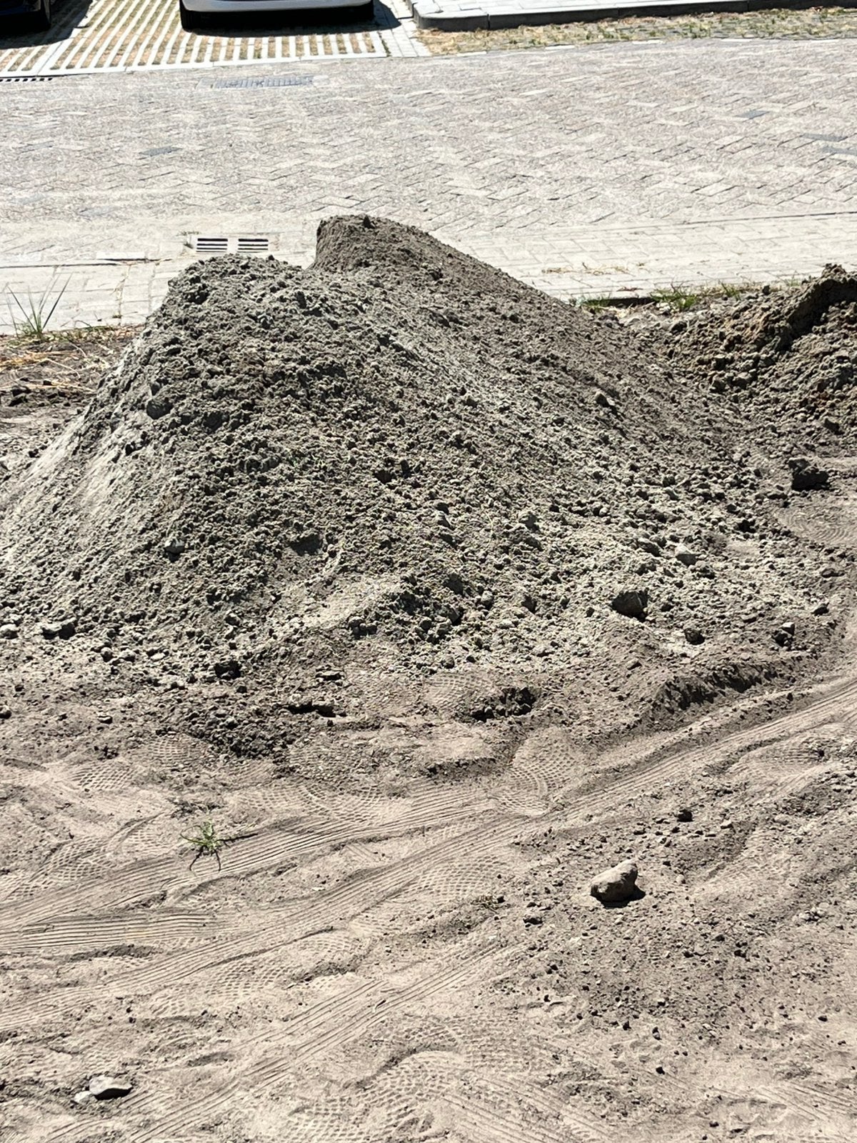 Gezeefde grond gratis af te halen., Ophalen, Tuinaarde