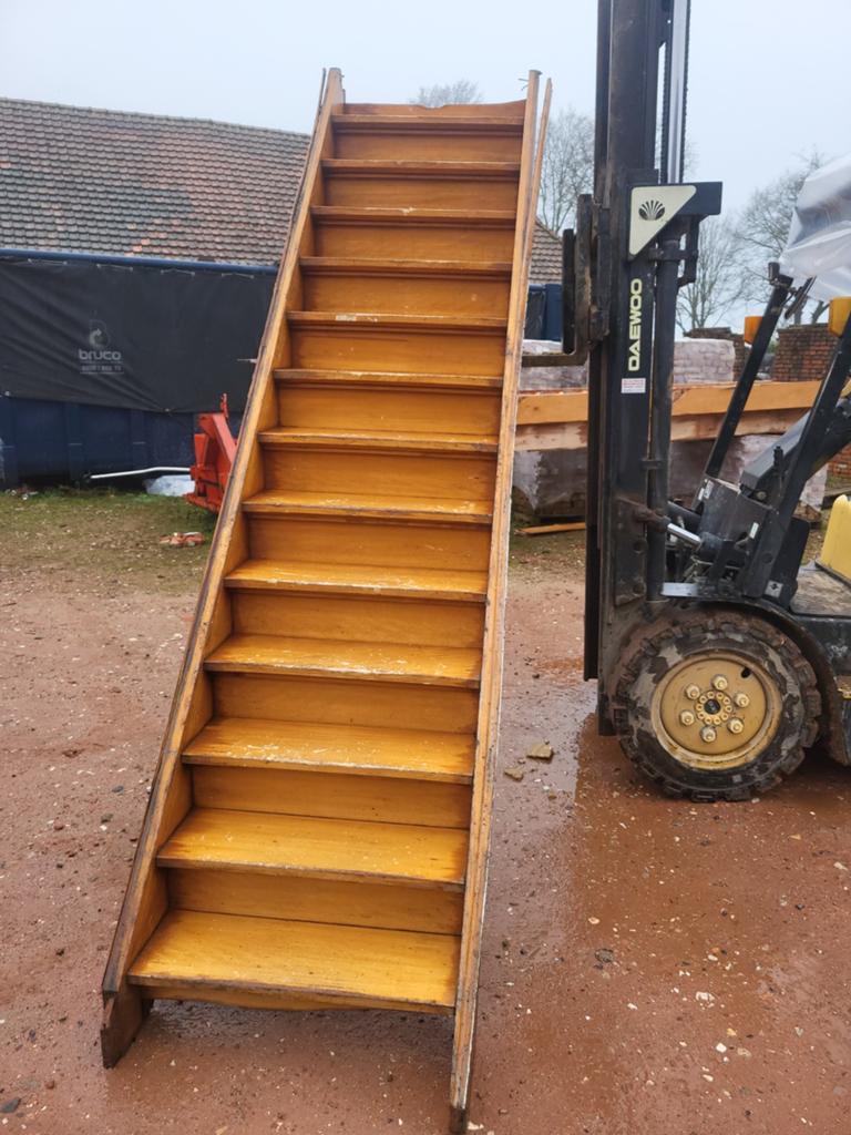 Verschillende oude houten trappen eik,beuk,..., Ophalen, Gebruikt, 2 tot 4 meter