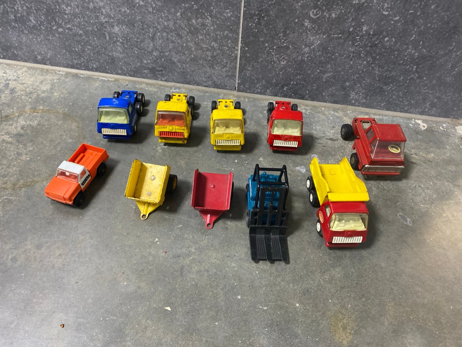 Vintage Tonka trucks - Diverse modellen, Gebruikt, Phone: 1-800-255-5516, Ophalen of Verzenden, 1027 Newport Ave., Pawtucket, Rhode Island 02861, United States