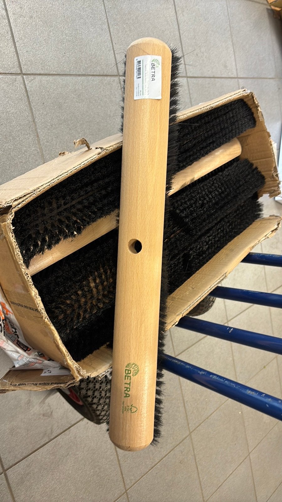 Betra Zaalveger haarmix 60 cm, Ophalen of Verzenden