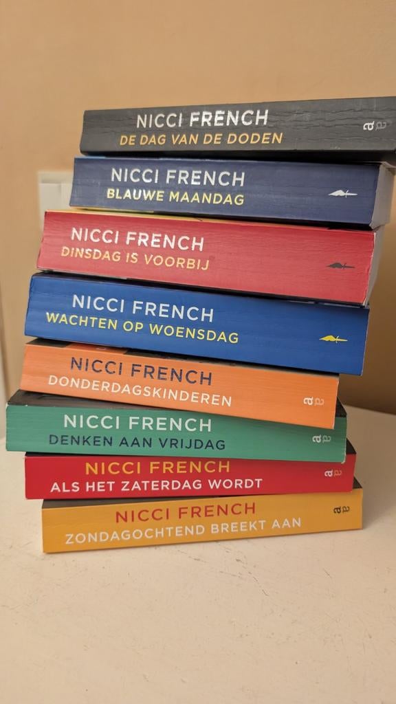 Frieda Klein thrillers Nicci French (8 boeken), Boeken, Thrillers, Ophalen, Gelezen