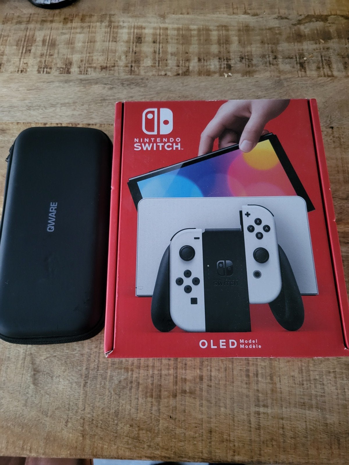 Nintendo Switch OLED met Pokémon Let's Go Pikachu, Met games, Met 2 controllers, Zo goed als nieuw, Switch OLED