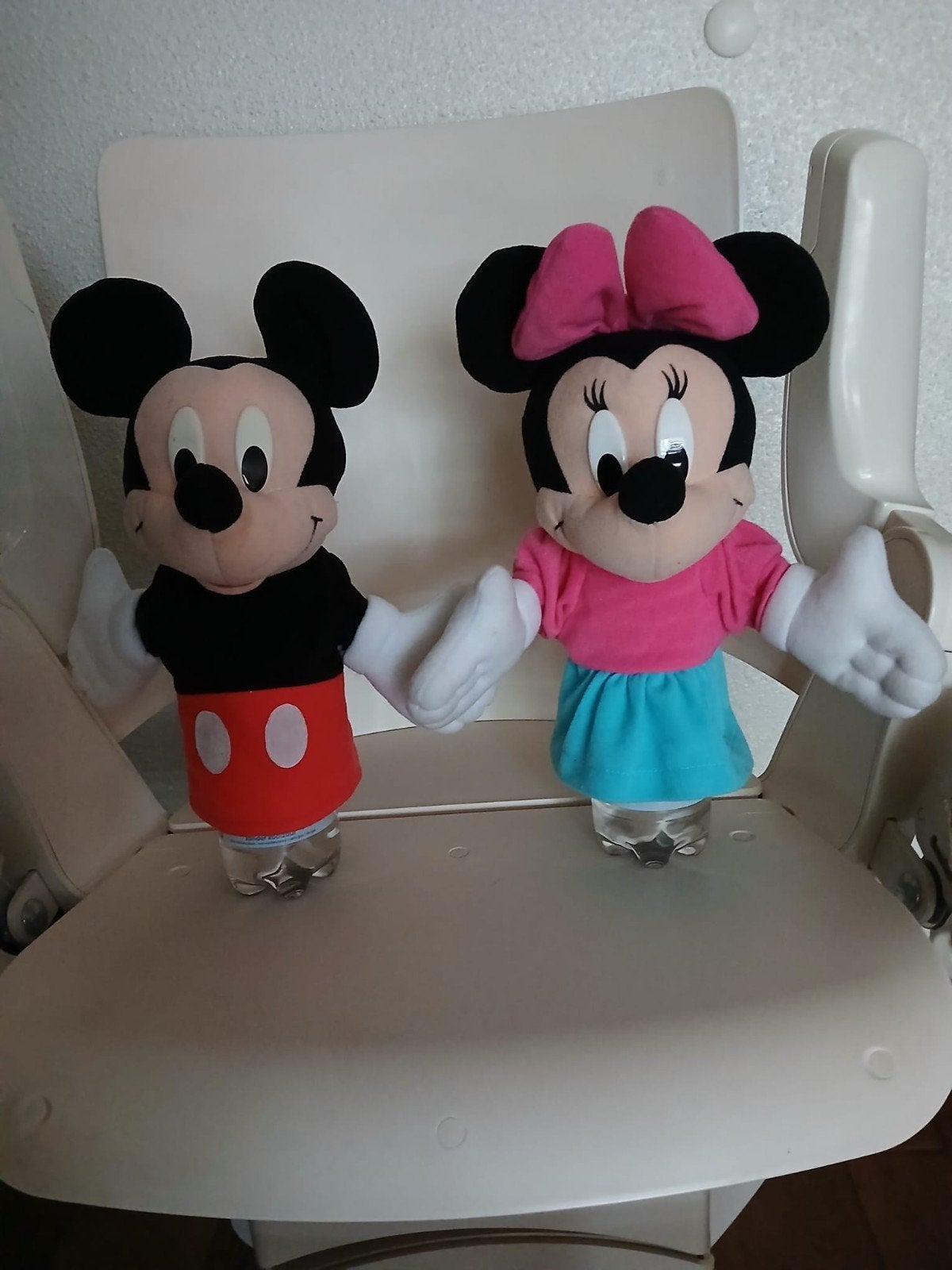 Disney Minnie en Mickey Mouse Handpoppen. 25 cm., Ophalen of Verzenden, Mickey Mouse, Overige typen