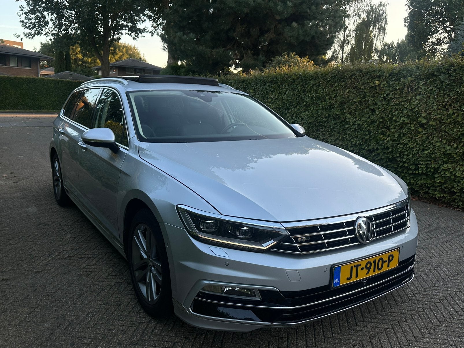 Volkswagen Passat Variant R-Line – Bomvol – Pano –360 Camera, Auto's, 4 cilinders, 1353 kg, Origineel Nederlands, Particulier