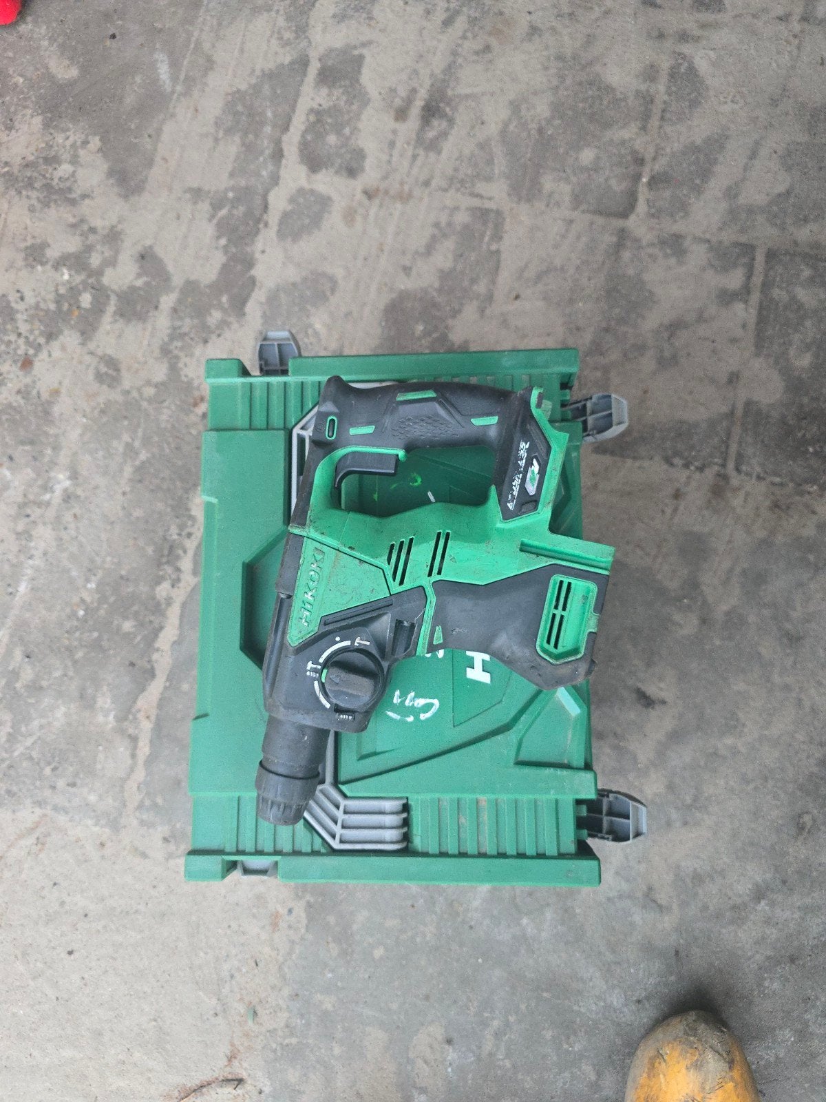 Hikoki DH 36DPA Accu klopboormachine, Ophalen