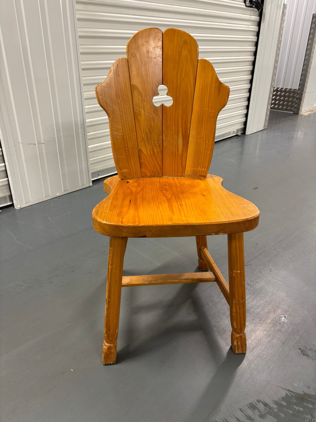 4 houten, stevige, eetkamerstoelen, Ophalen, Zo goed als nieuw, Bruin, Hout