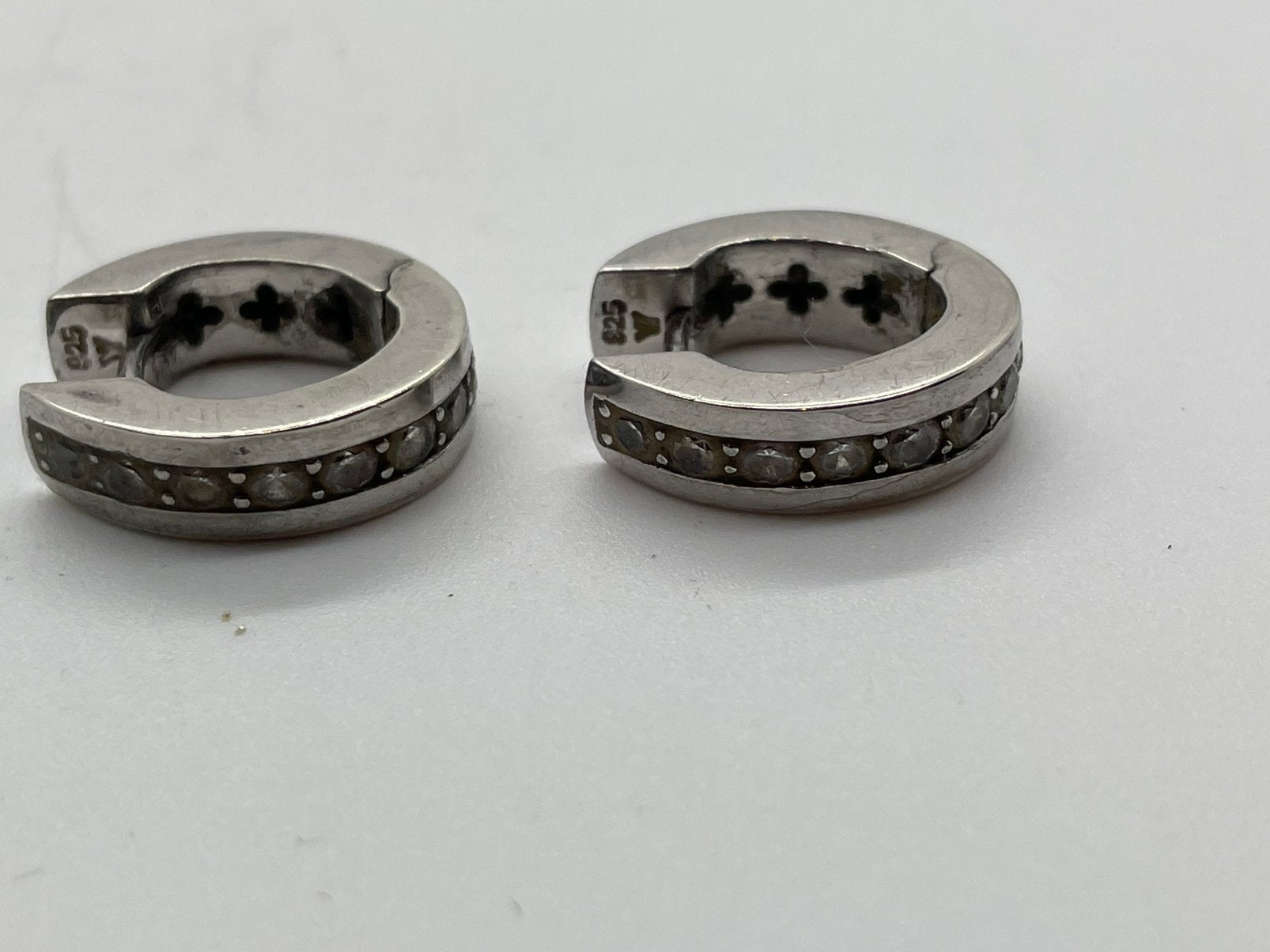 E592 Prachtige zilveren oorbellen met strass, Ophalen of Verzenden, X, Zilver, X
