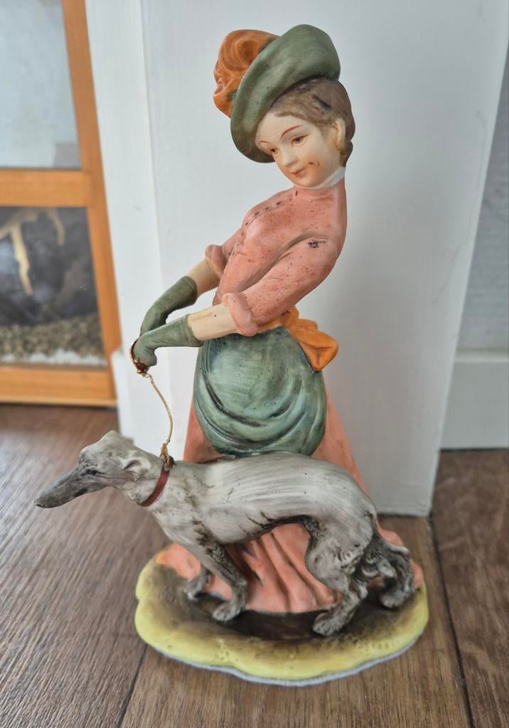 Vrouw met hazewind hond beeldje, Verzenden, Gebruikt, Mens