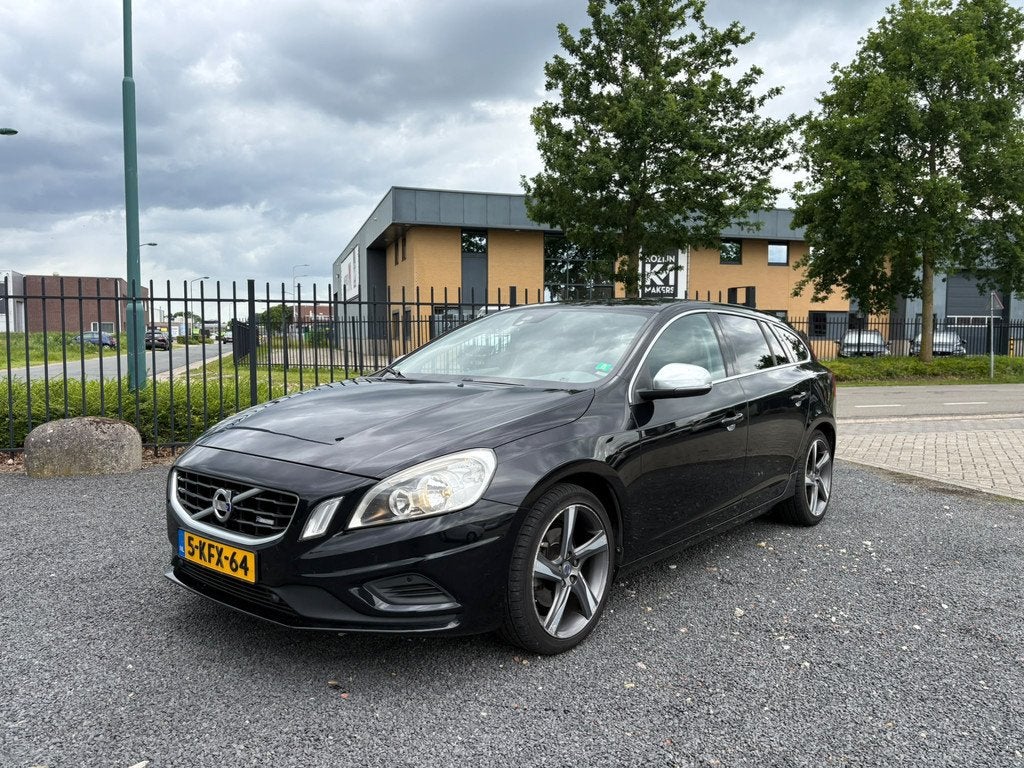 Volvo V60 1.6 T3 R-Design - Trekhaak - Automaat - (bj 2013), Auto's, Volvo, Gebruikt, Zwart, 4 cilinders, 150 pk