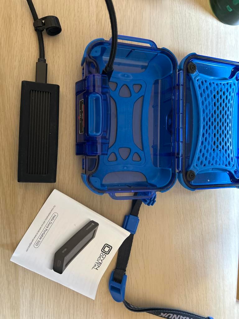 2 TB Oyen Digital Helix Dura Portable SSD met beschermhoes, Server, SSD, Ophalen of Verzenden, Zo goed als nieuw