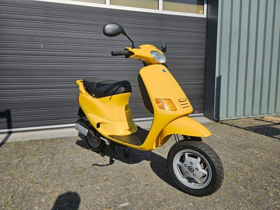 PIAGGIO ZIP FASTRIDER 50CC  2T BROM BJ 1996 GEEL 8817 KM NL, Fietsen en Brommers, Onbekend, Ophalen of Verzenden, Zo goed als nieuw