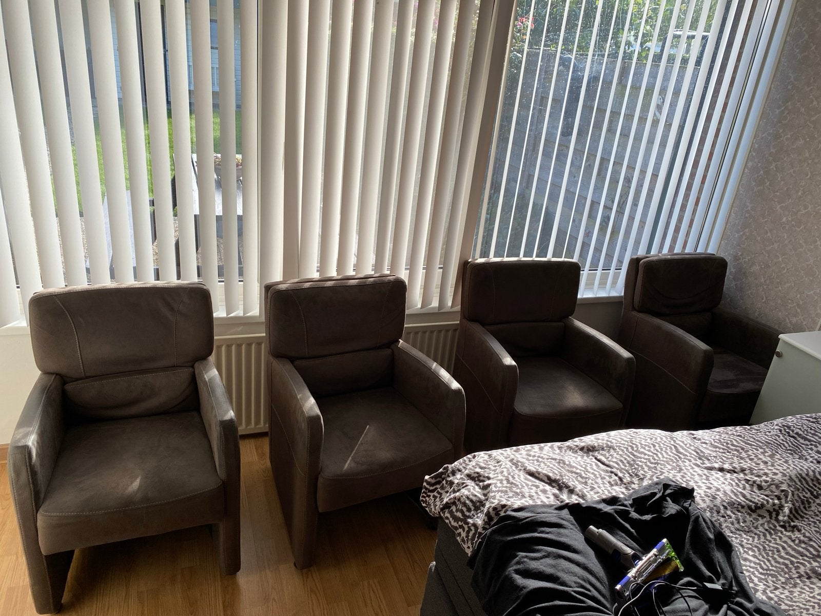 Luxe Eetkamerfauteuils op wieltjes met handgreep – Set van 4, Ophalen, Gebruikt, Bruin, Vier