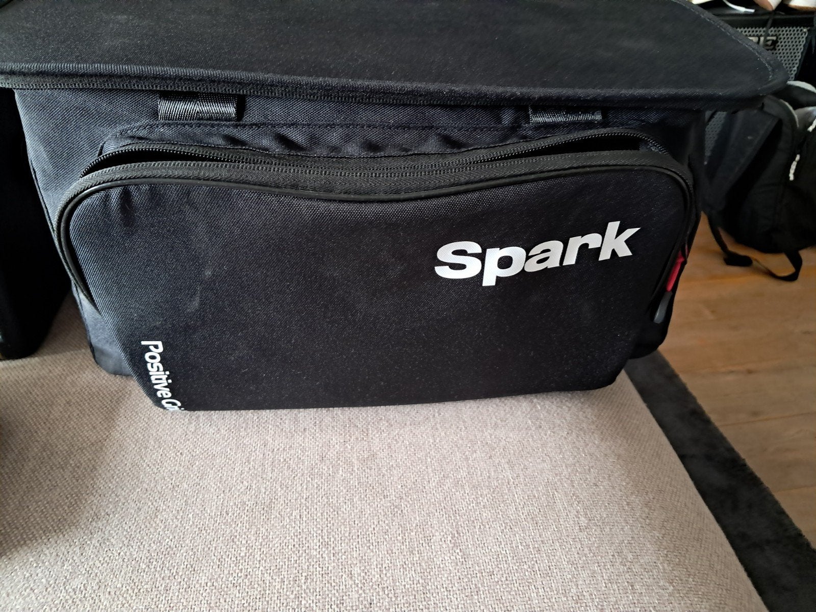 Zo goed als nieuwe Positive Grid Spark 2 50 watt versterker, Ophalen, Nieuw, Gitaar, Minder dan 50 watt