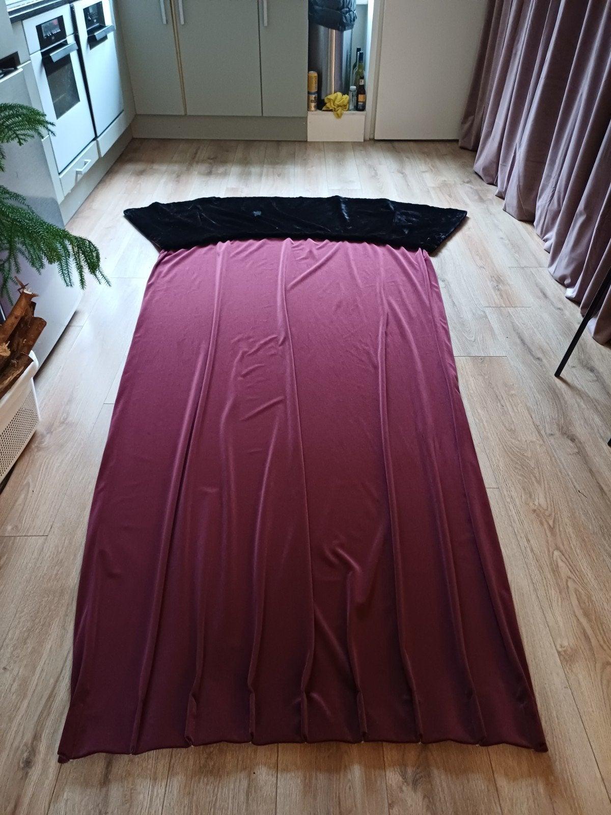 Fluwelen tocht gordijn met nepbont - 91x280 cm, Huis en Inrichting, Ophalen, Gebruikt, Zwart, Fluweel