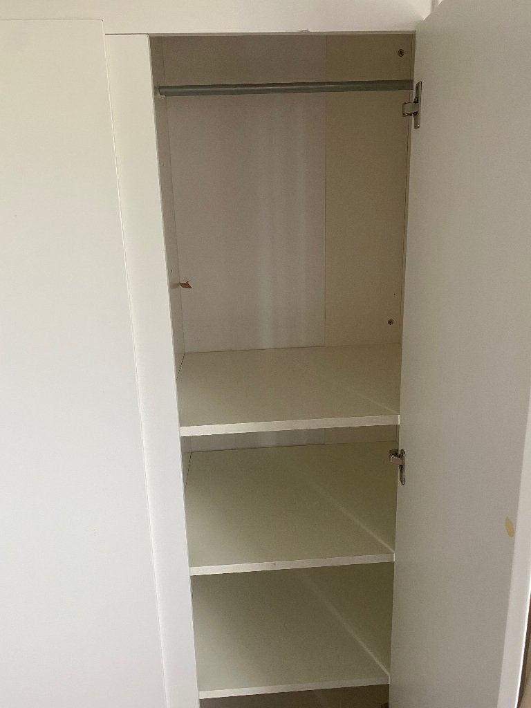 Foto 4 van Kledingkast kind en commode