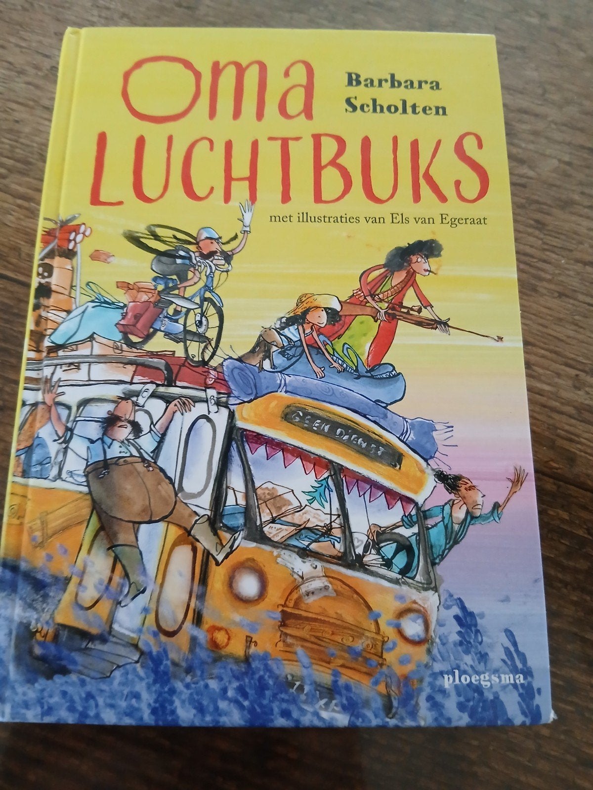 Oma Luchtbuks - Barbara Scholten (Kinderboek), Ophalen of Verzenden, Gelezen, Barbara Scholten, Fictie algemeen