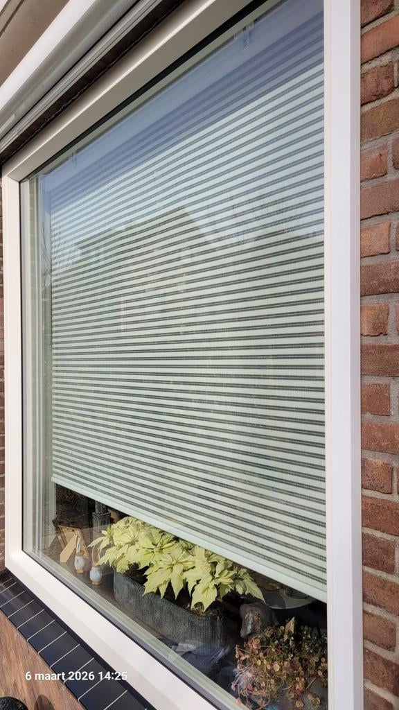 Luxaflex rolgordijnen wit 2 stuks in perfecte staat, Gebruikt, Wit, 150 tot 200 cm, Ophalen of Verzenden