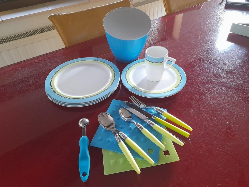 Mepal servies, prullenbakje en bestekset, Huis en Inrichting, Keuken | Bestek, Ophalen of Verzenden, Gebruikt, Kunststof, Bestekset