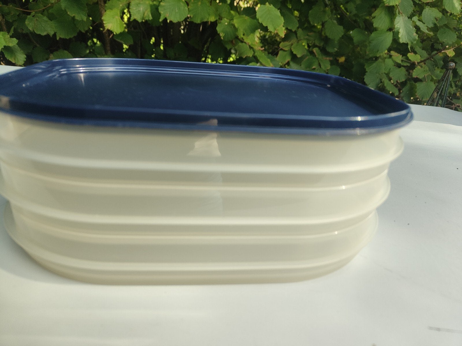 3 Tupperware vleeswaren schaaltjes met donker blauwe deksel, Ophalen of Verzenden, Schaal