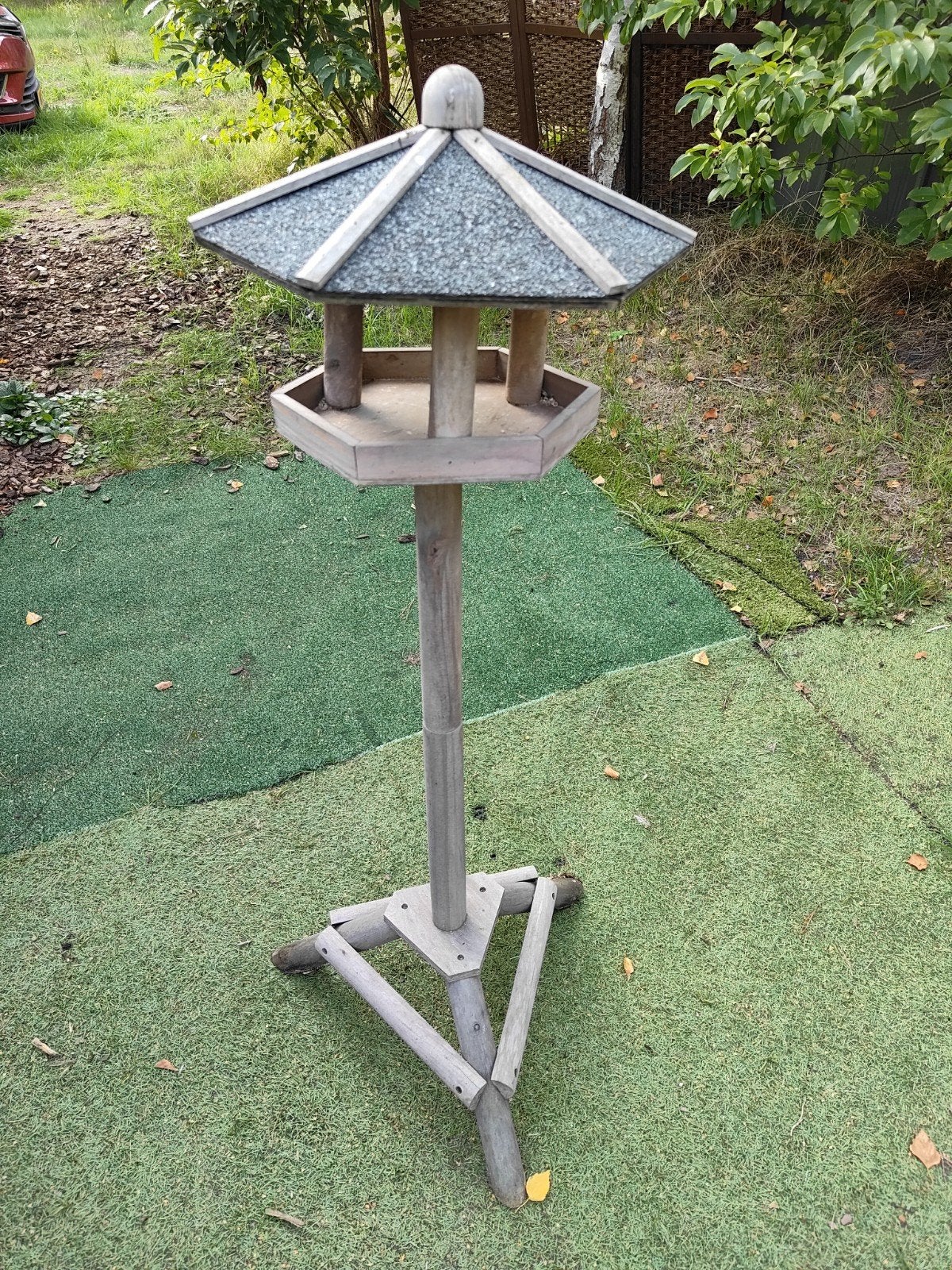 Vogelvoederhuis op standaard, Ophalen, Gebruikt