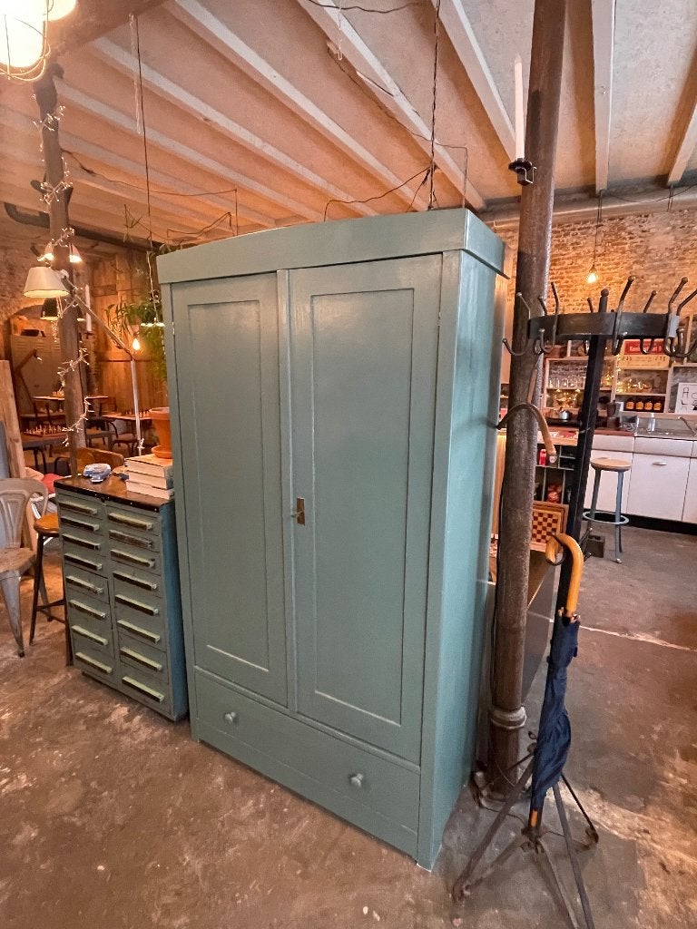 Prachtige vintage houten kast met lade en legplanken, Ophalen