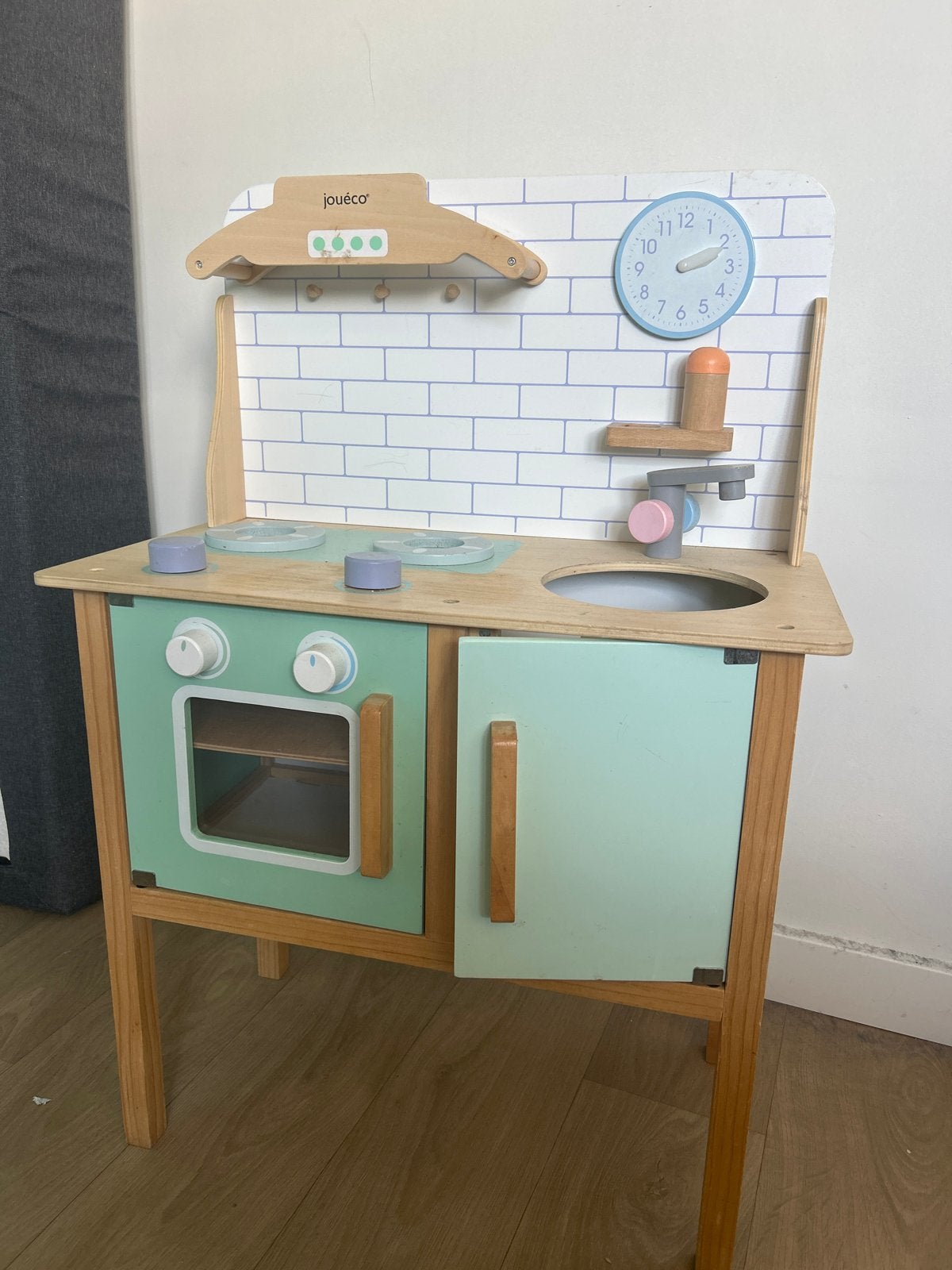 Gebruikt houten kinderkeukentje van Jouéco, Ophalen, Gebruikt, Jongen of Meisje