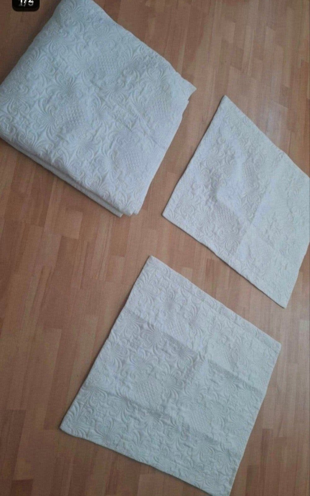 prachtige witte sprei inclusief 2 slopen, Ophalen of Verzenden