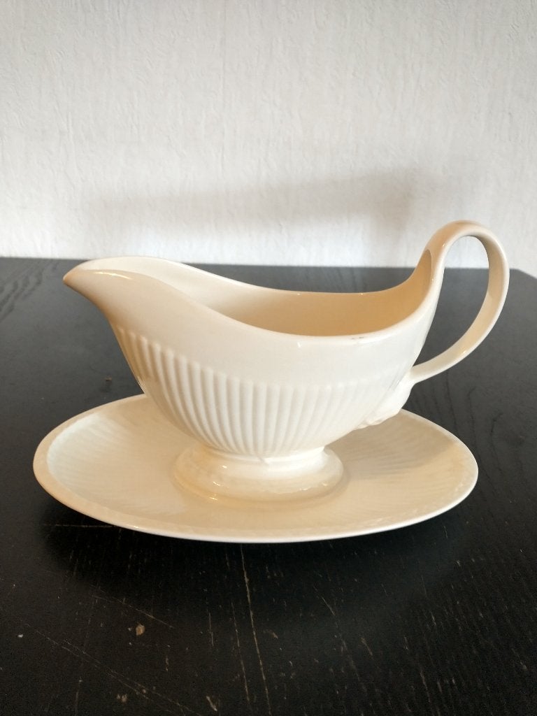 Wedgwood Edme sauskom vast op schaal, Huis en Inrichting, Keuken | Servies, Nieuw, Ophalen of Verzenden, Schaal of Schalen, Wedgwood