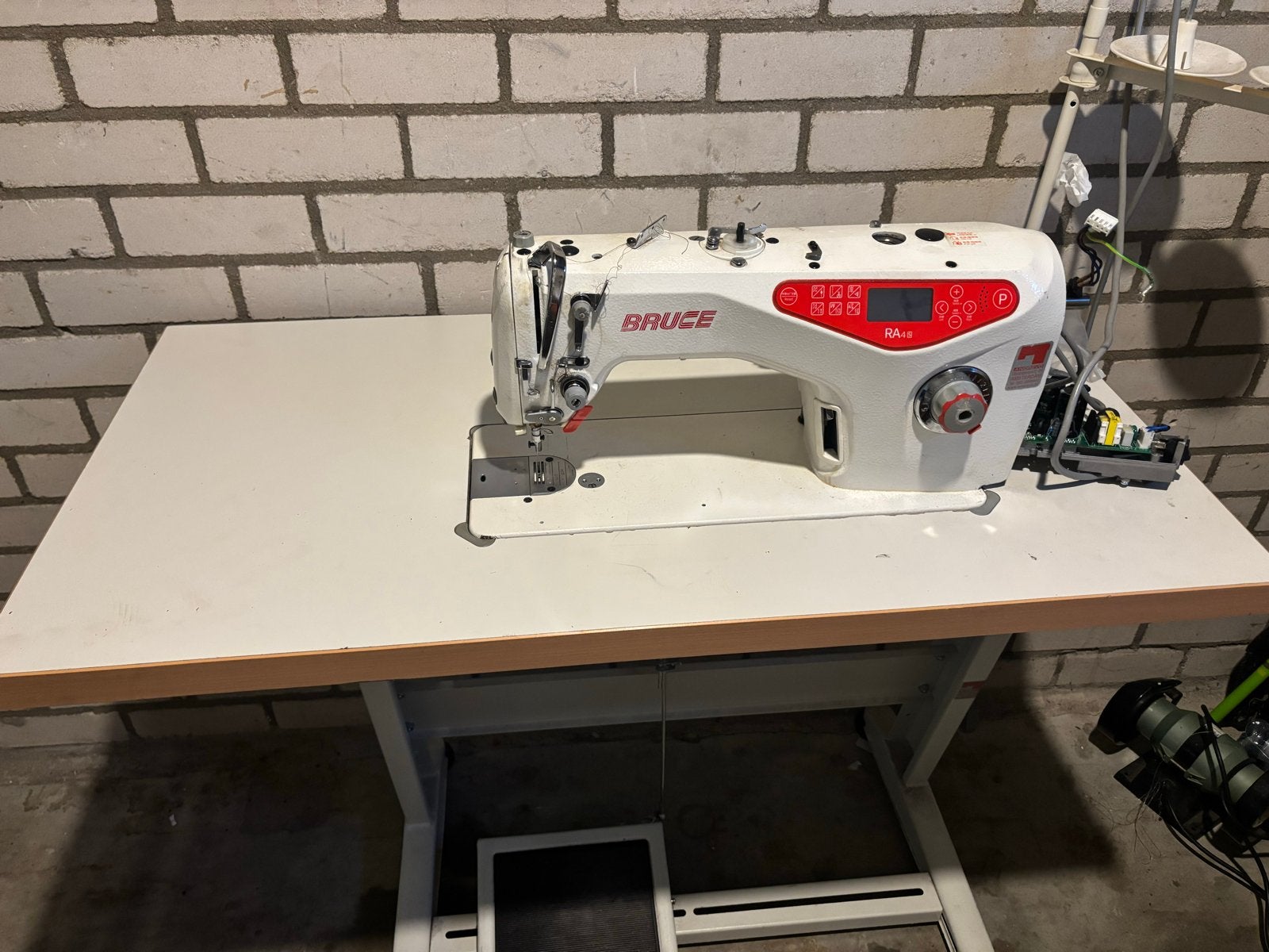 Bruce RA4 Industriële Naaimachine - Zo goed als nieuw, Overige merken, Ophalen of Verzenden, Industrieel, Naaimachine