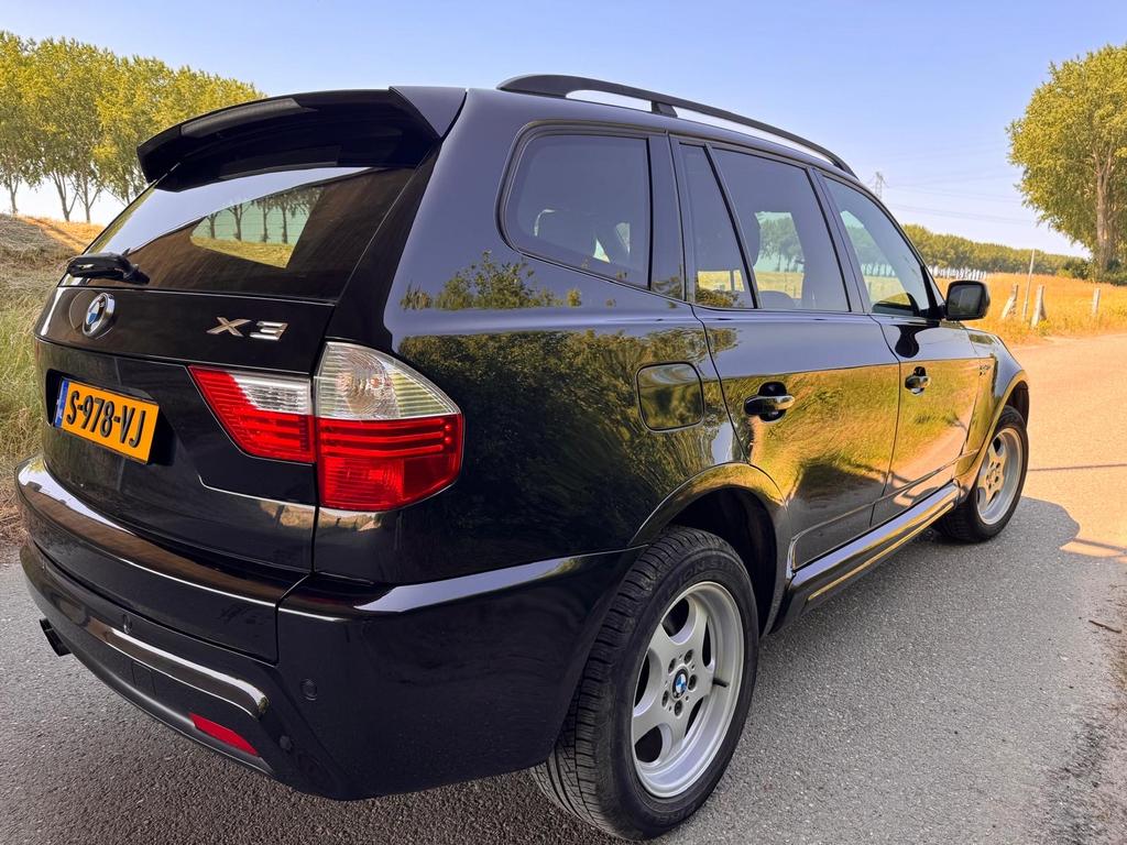 BMW X3 2.5 SI AUT 2006 Zwart Youngtimer, Auto's, BMW, Automaat, 1800 kg, Zwart, 2497 cc