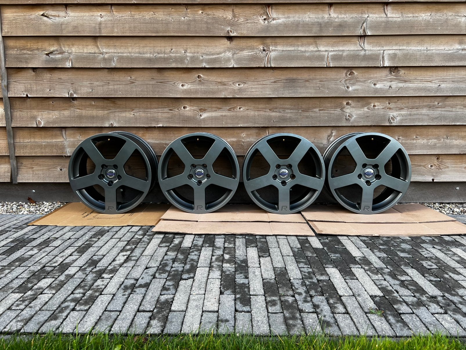 Volvo 17” R Pegasus look | set van 4 velgen | donkergrijs, Auto-onderdelen, Ophalen, Gebruikt, Velg(en), 17 inch
